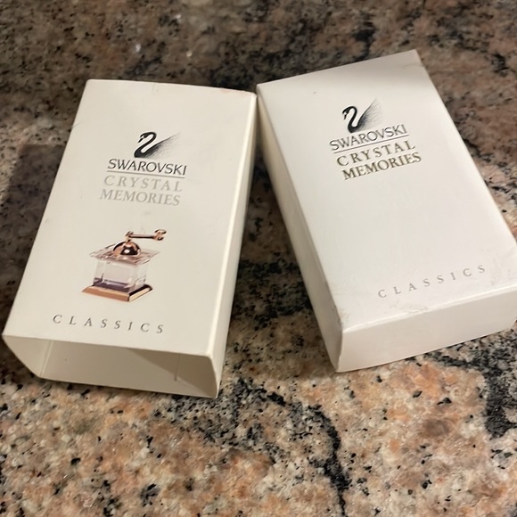 Swarovski Crystal Memories Coffee Grinder Figurine - Picture 9 of 10